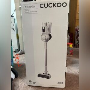 Cordless Vacuum Cleaner in White and Black